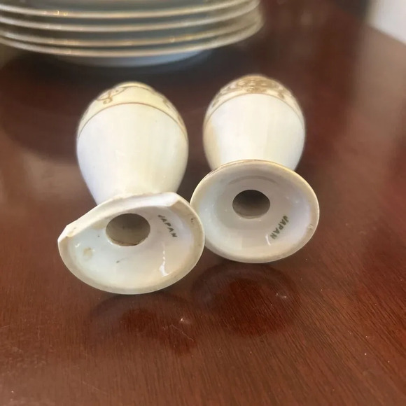 Vintage NORITAKE Salt & Pepper Shakers Hand Gilded Gold No.175 Without Stoppers - Picture 6 of 7